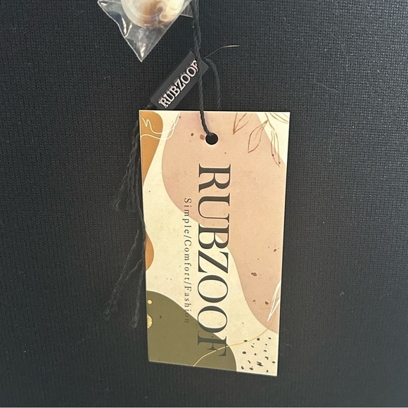 Rubzoof Black Button-Detail Women's Top NWT - Picture 9 of 13